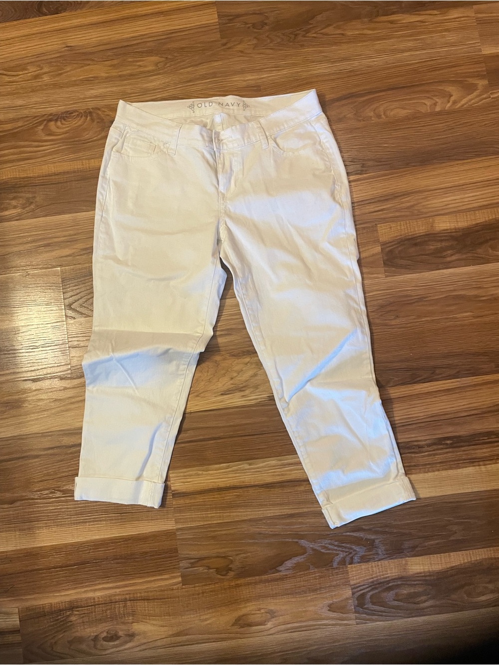 Old Navy White Cropped Ankle Jeans
